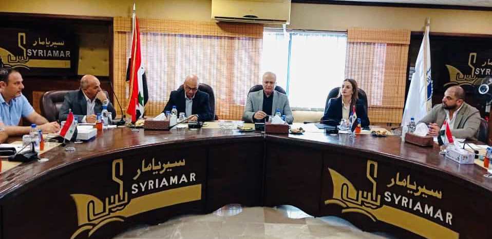 وزير النقل يبحث سبل تطوير خطة مؤسسة النقل البحري وتنمية وارداتها